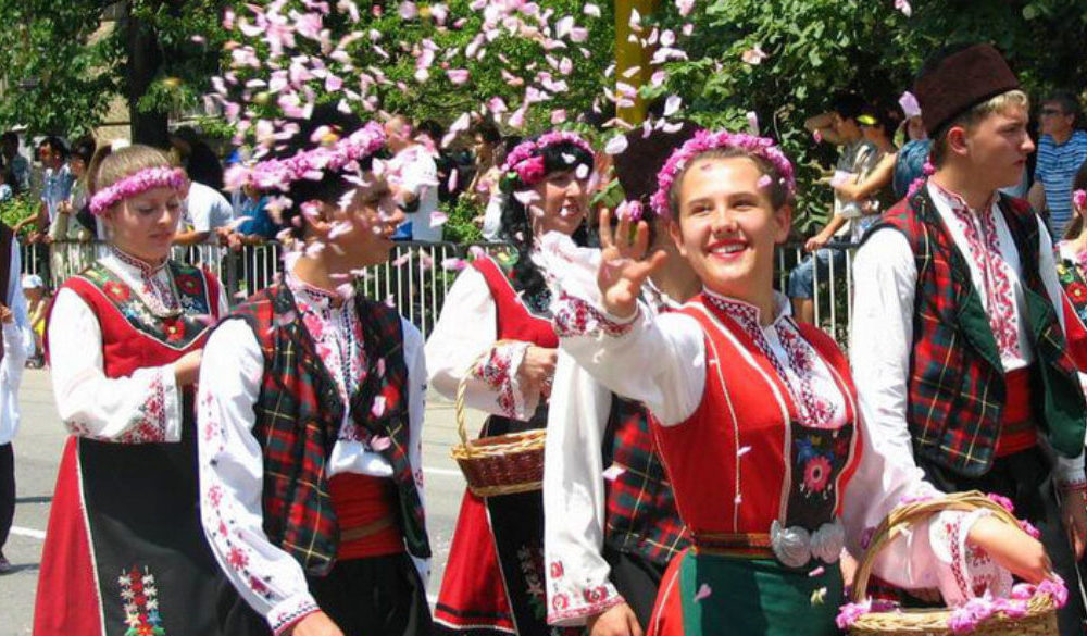 rose festival in kazanlak bulgaria 1024x585 1000x585 1